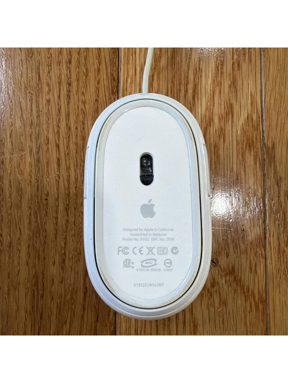 Genuine OEM Apple A1152 MOUSE W/Scrolling White WIRED USB